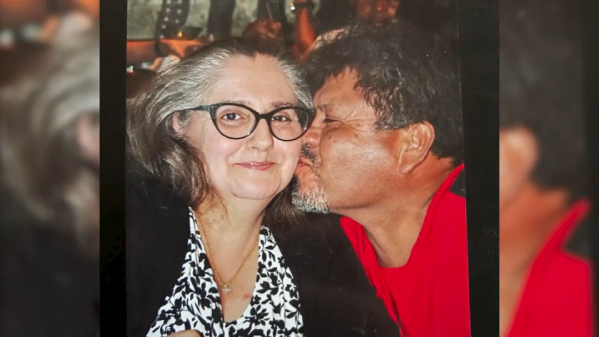 Sisters mourn parents killed in suspected DUI crash that sent Jeep into ...