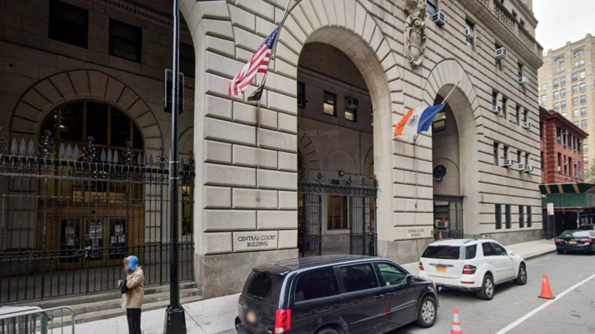 Woman gives birth ‘on courtroom bench' during arraignment in Brooklyn By Doha Madani and Cristian Santana | NBC News • • Updated 58 seconds ago