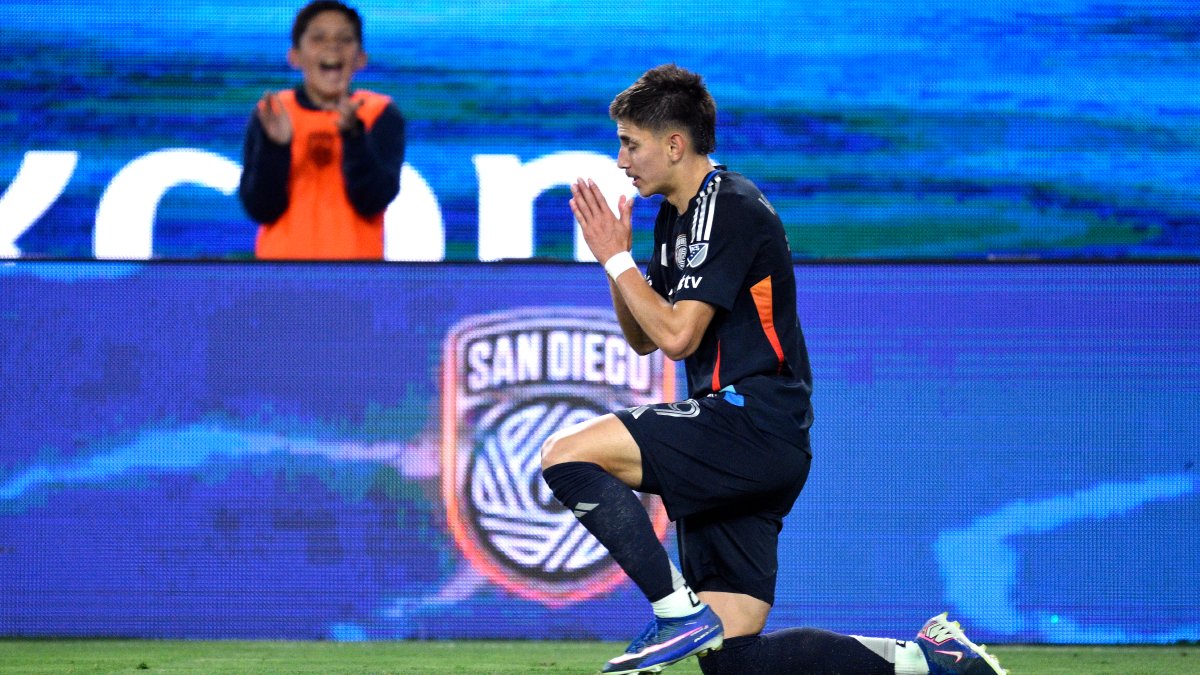 San Diego FC leaves no doubt, snapping winless streak with 5-0 win over Austin