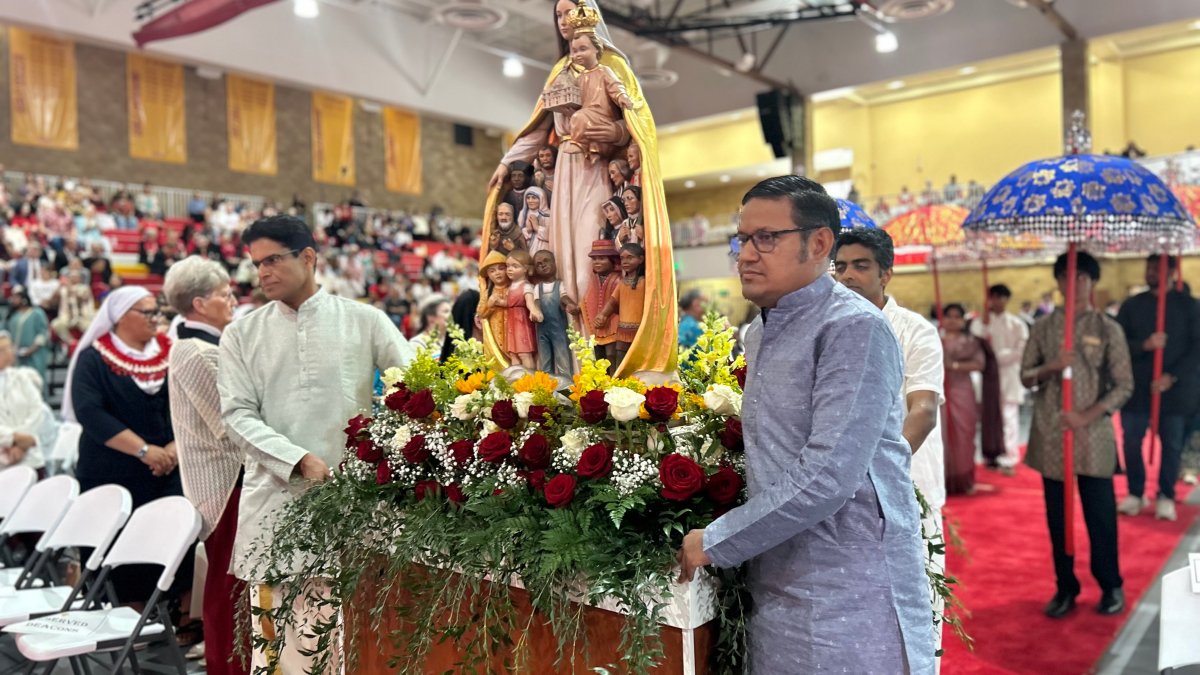 Hundreds of Catholics gather in Carmel Valley for multicultural Pentecost Mass