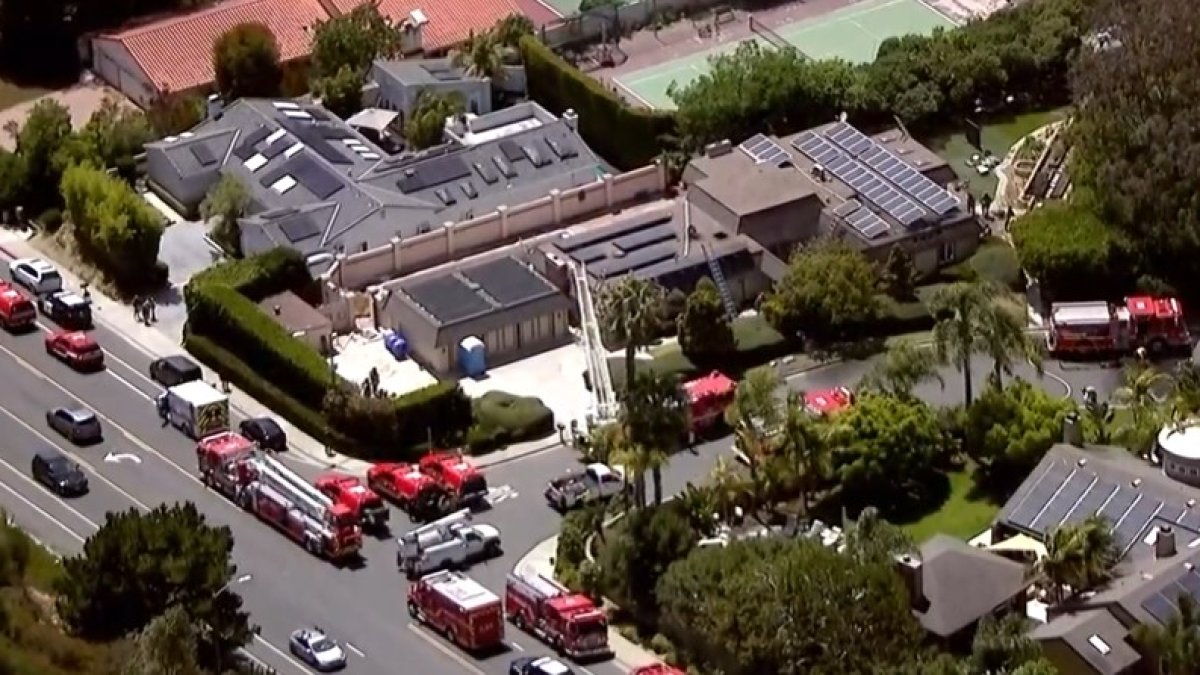 Firefighters respond to structure fire in La Jolla