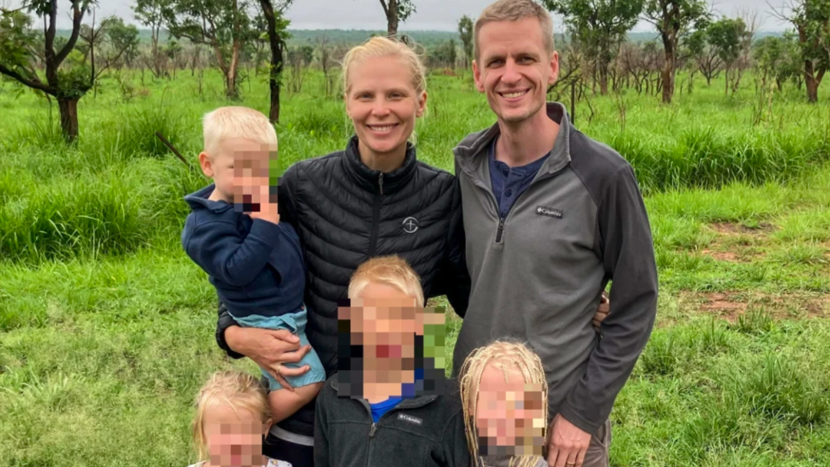American doctor with Ebola evacuated to Germany as wife and kids are monitored...