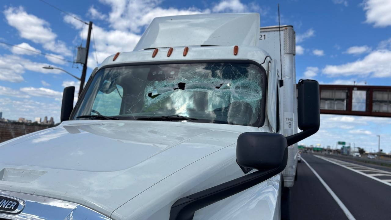 Video shows United flight hit truck on New Jersey Turnpike – NBC 7 San ...