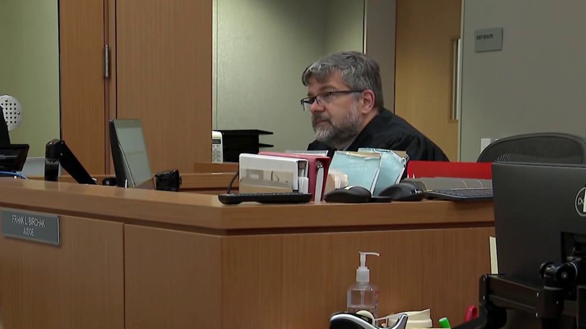 Two sisters plead not guilty to murder, elder abuse charges involving mom's death