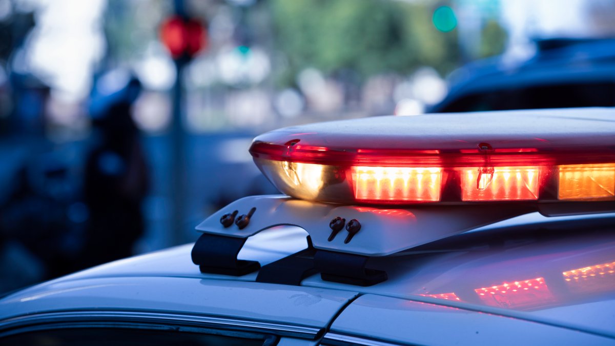 San Diego police shoot, injure person in suspected stolen car stop in San Ysidro