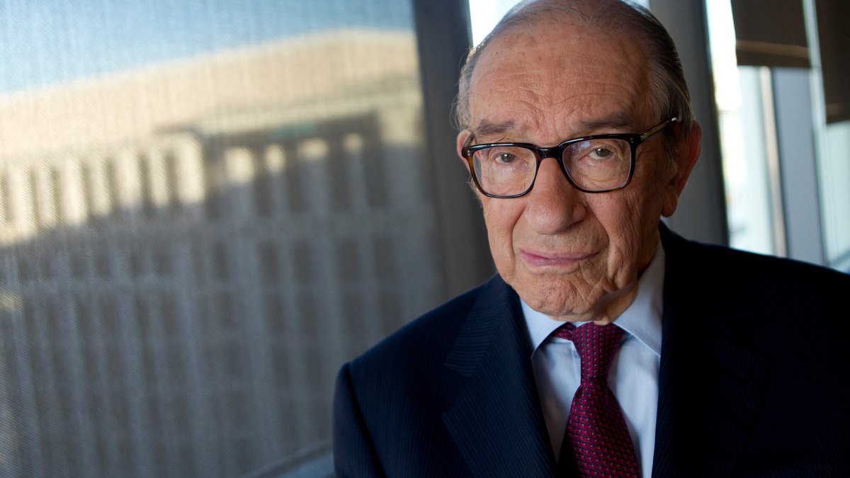 Alan Greenspan dies at 100