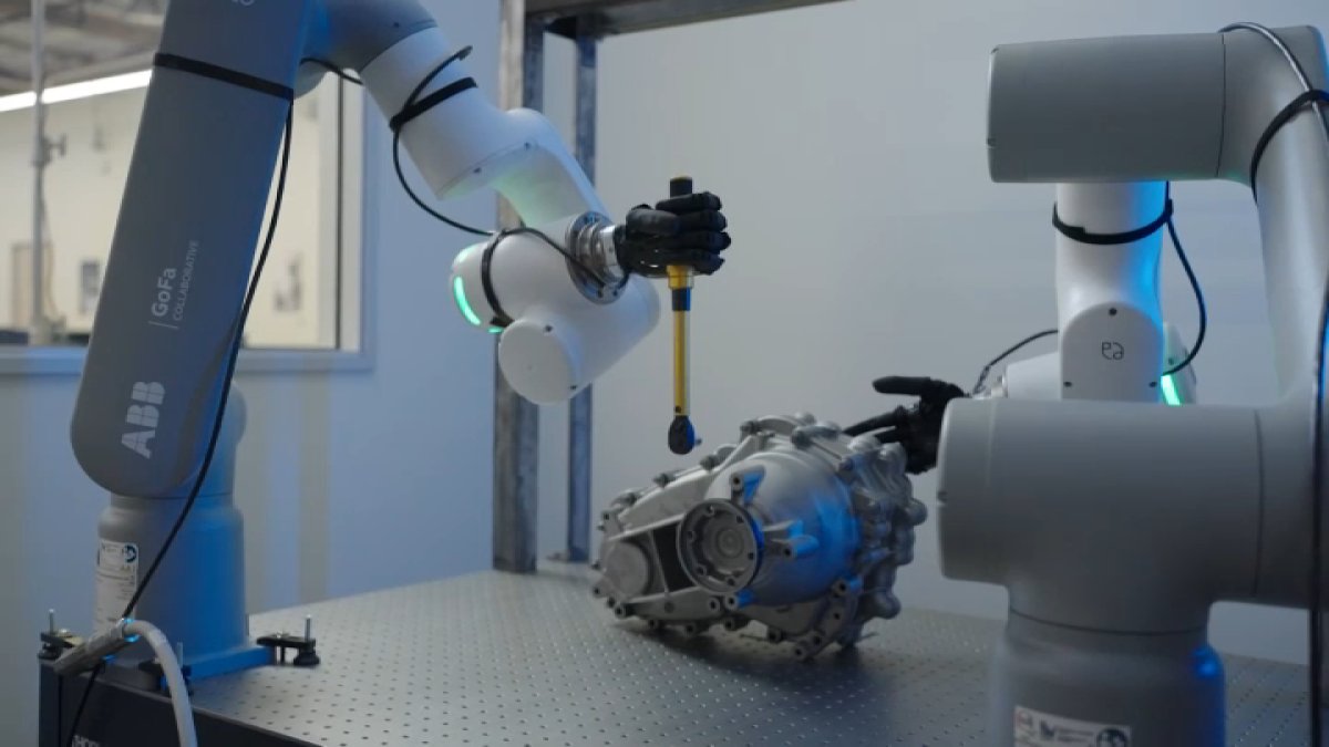 San Diego startup brings bionic hands to factory robots
