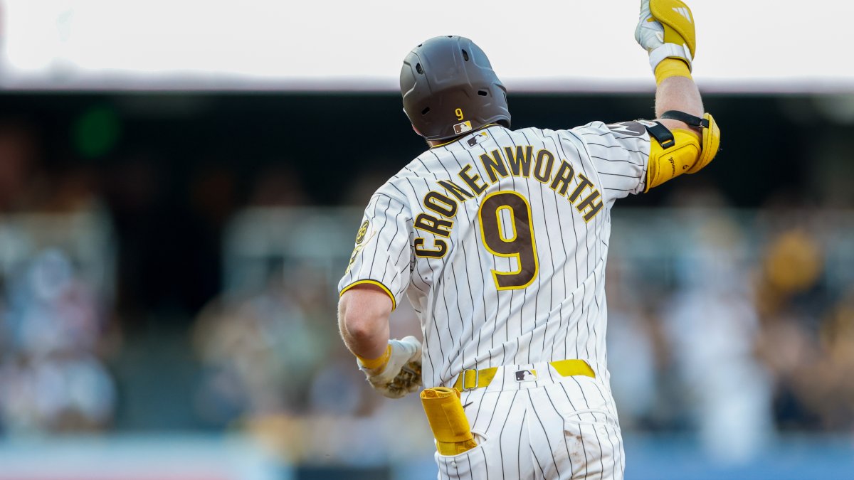 Padres Ride Early Home Run to Win Over Arizona