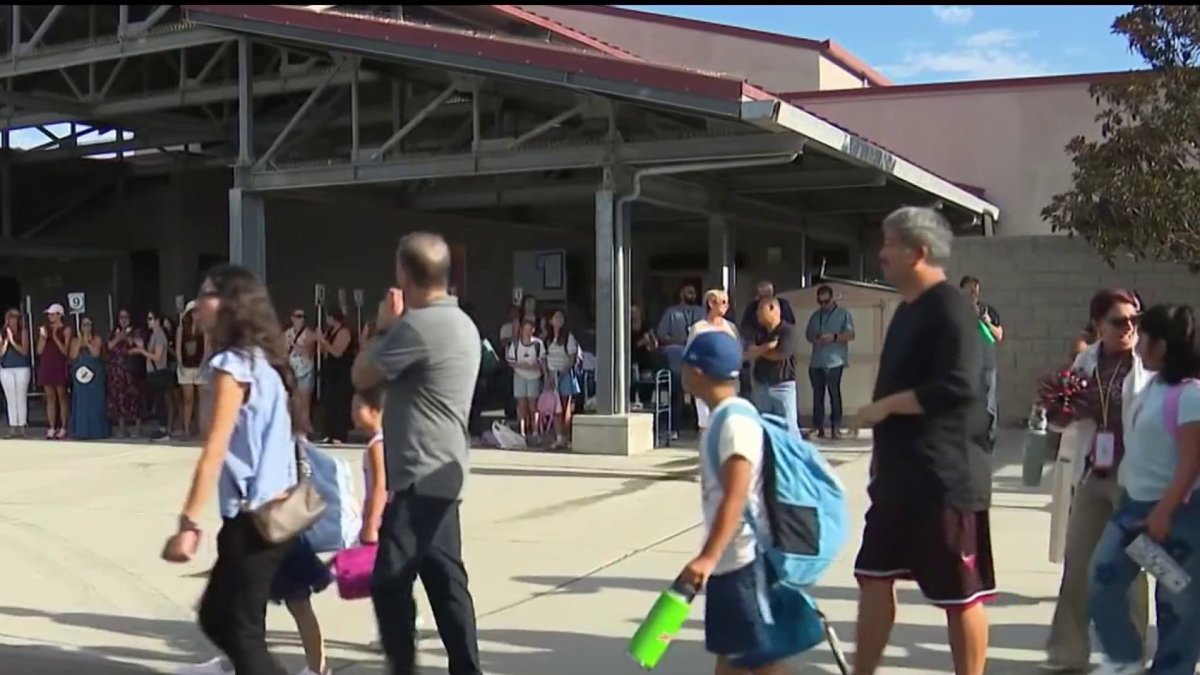 Del Sur Elementary students start school year at temporary campus due to mold