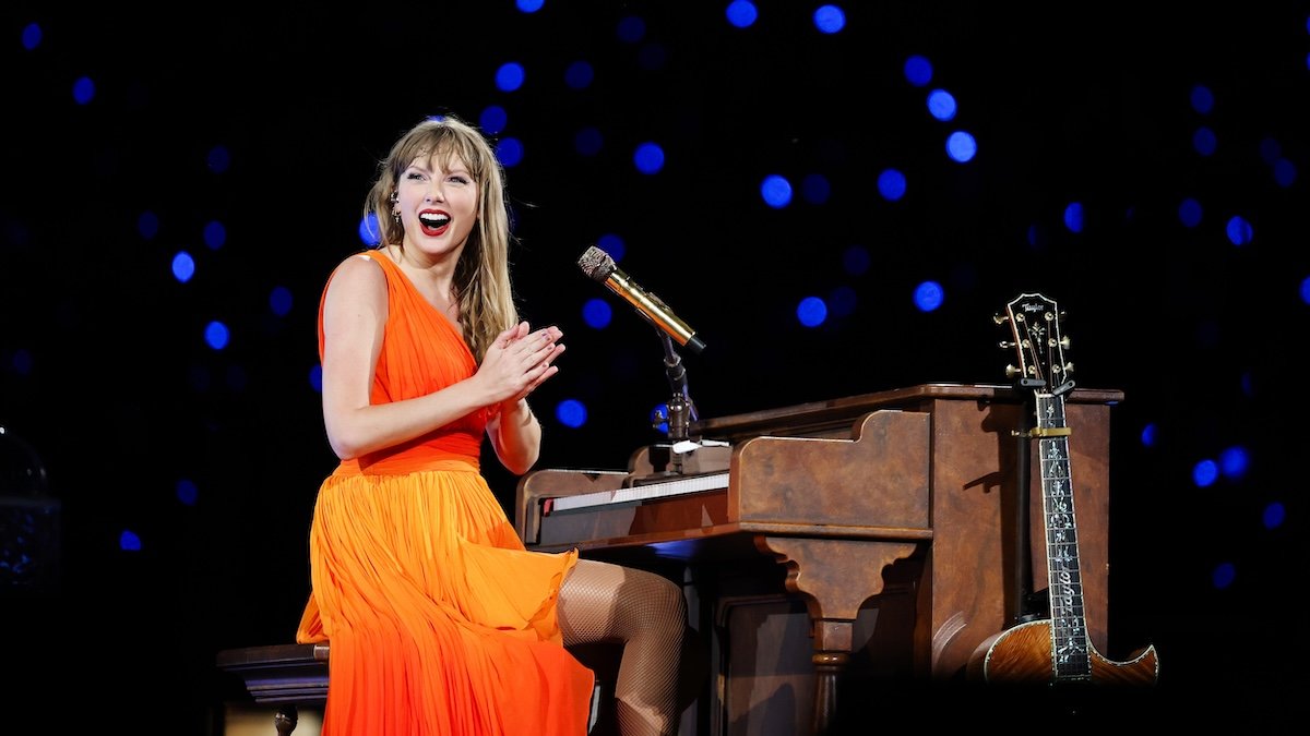 taylor-swift-donates-50k-to-mom-left-seriously-injured-after-car
