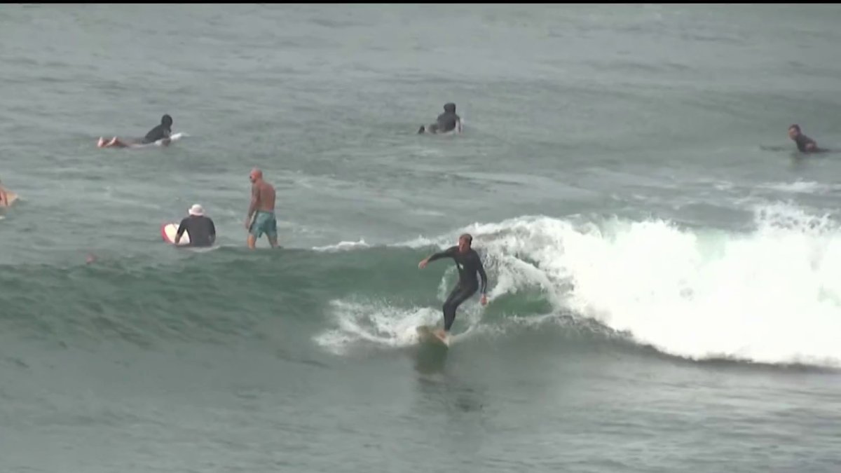 San Diego beaches crowded on hot & humid day