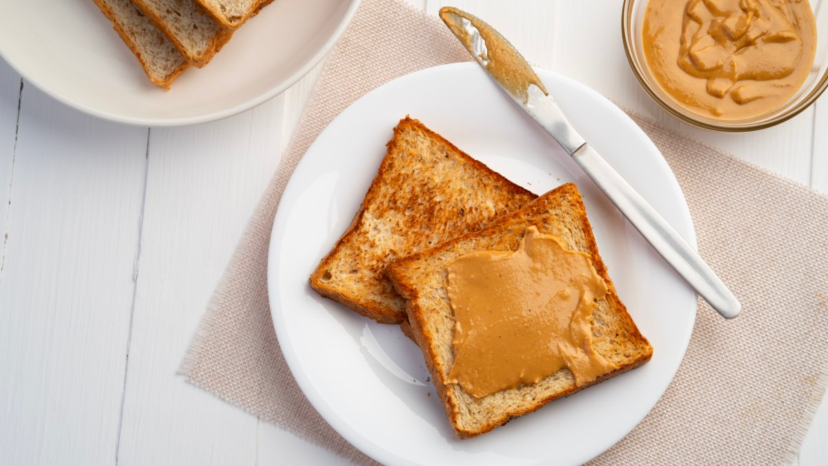Is it healthy to eat peanut butter every day? This is the No. 1 thing to keep in mind, dietitian says