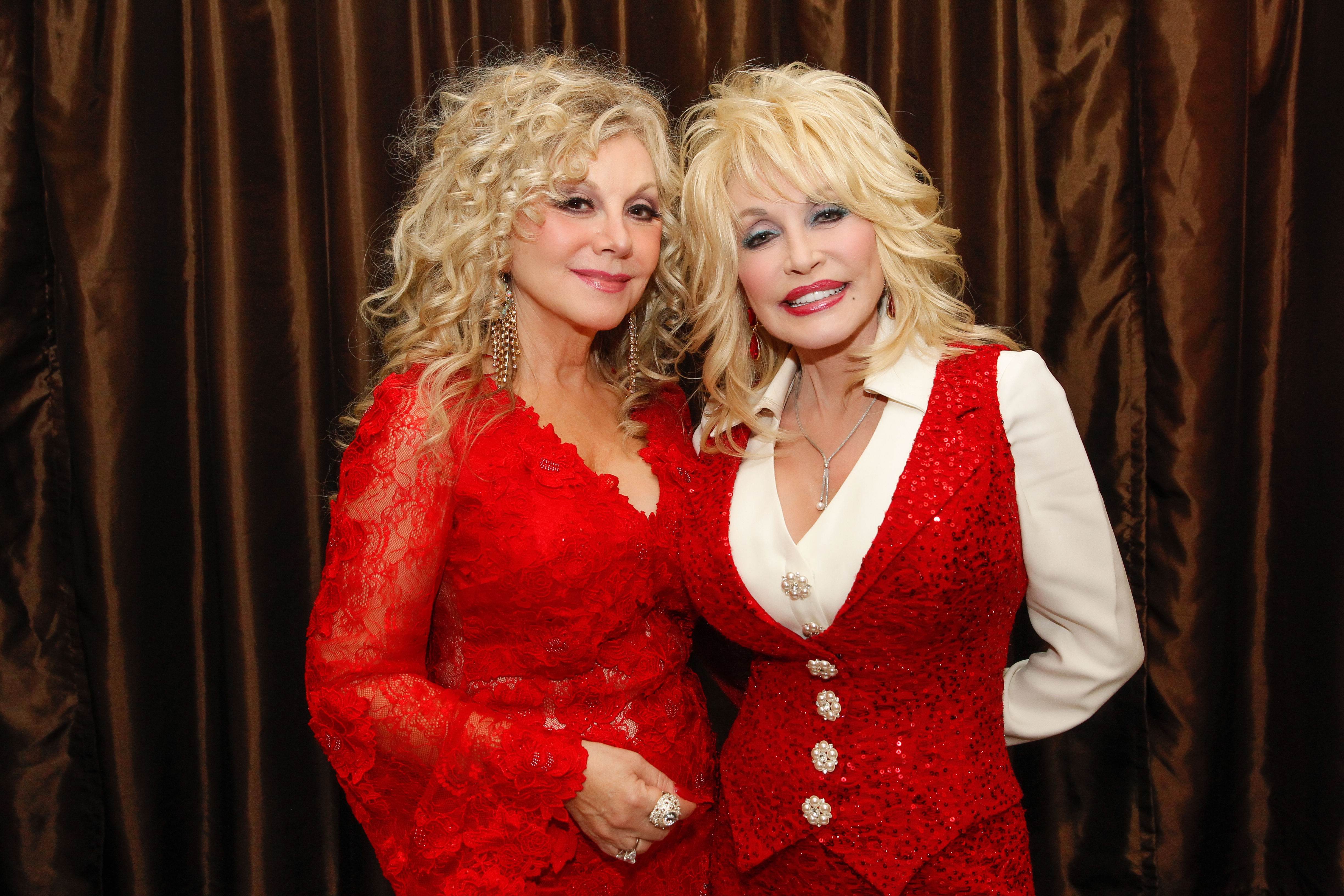 Dolly Parton's sister slams ‘fake AI garbage' flooding the internet since icon's death