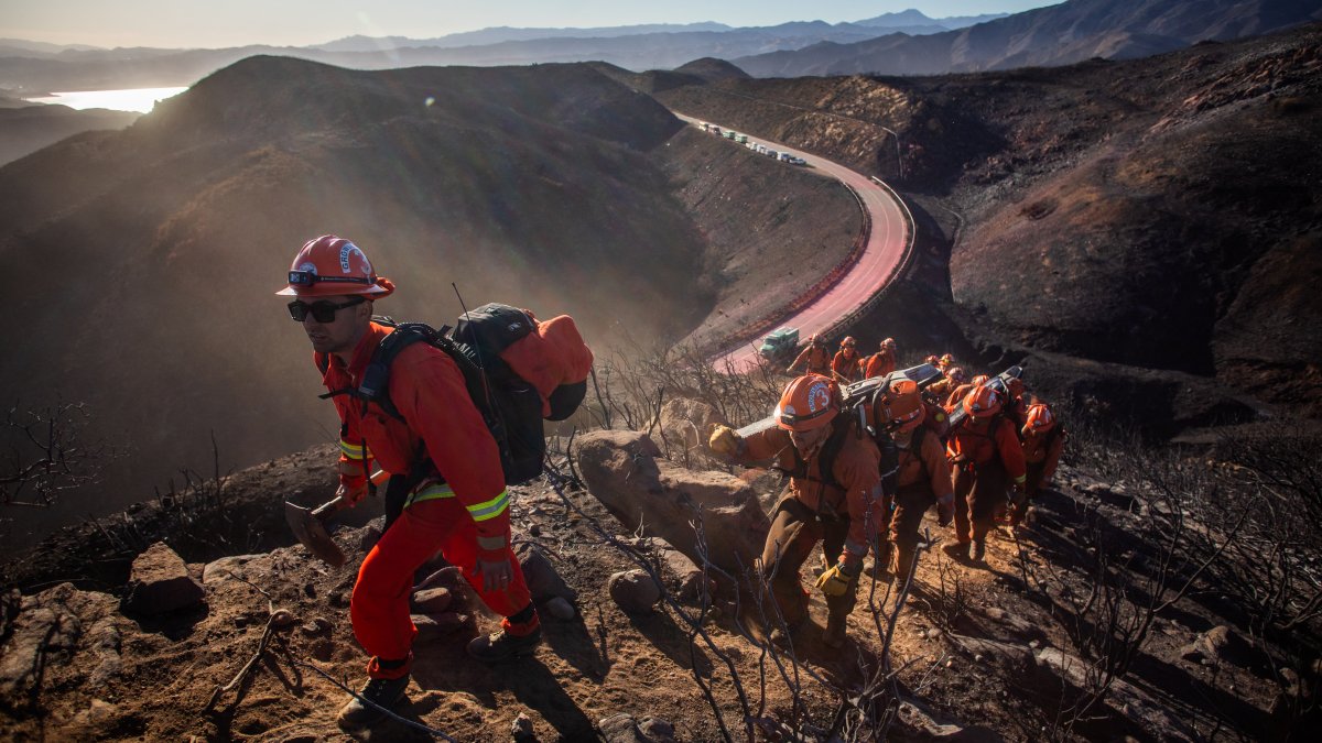 New report reveals failures in emergency response to 2025 Los Angeles wildfires