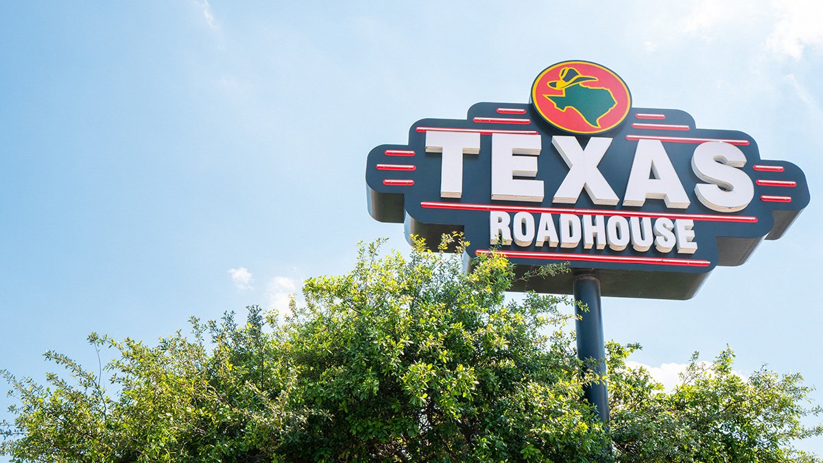 Man claims Texas Roadhouse served him cheaper cut of steak instead of pricier filet — 3 times