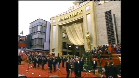 Billy Crystal Hosting Oscars for 10thTime