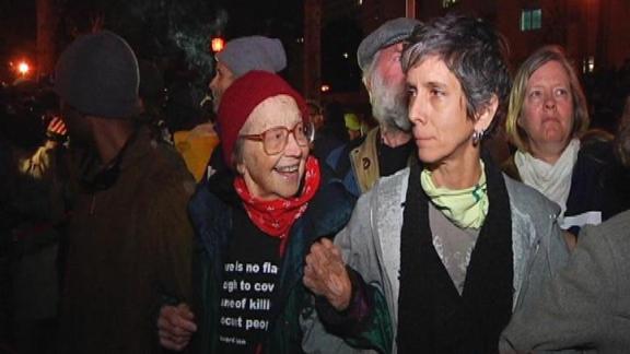 Final Moments of Occupy LA's City Hall Encampment