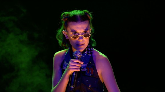 Tonight Millie Bobby Brown Raps Stranger Things Recap Nbc 7