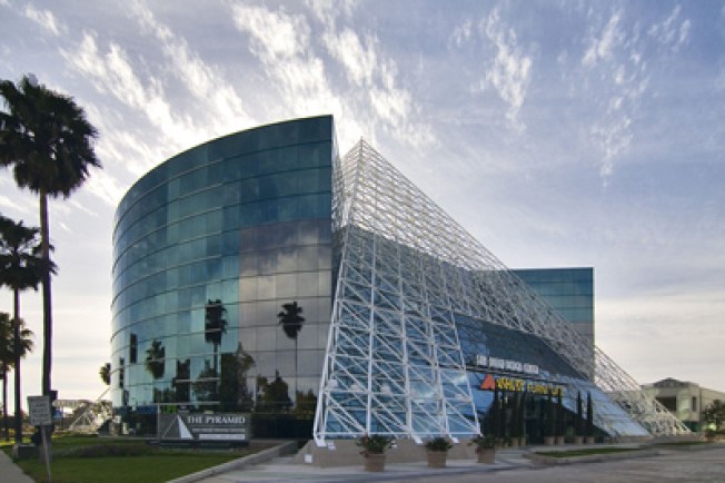 Pyramid Building On Miramar Road Sold Nbc 7 San Go Chargers Make Unexpected Kicking Change