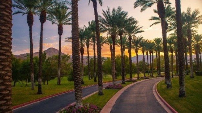An October-Atmospheric Getaway in Indian Wells